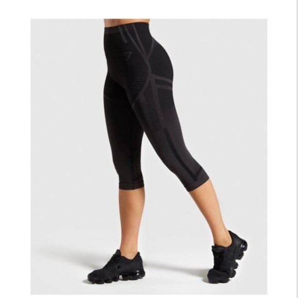 Nwt Gymshark Geo Seamless Cropped 